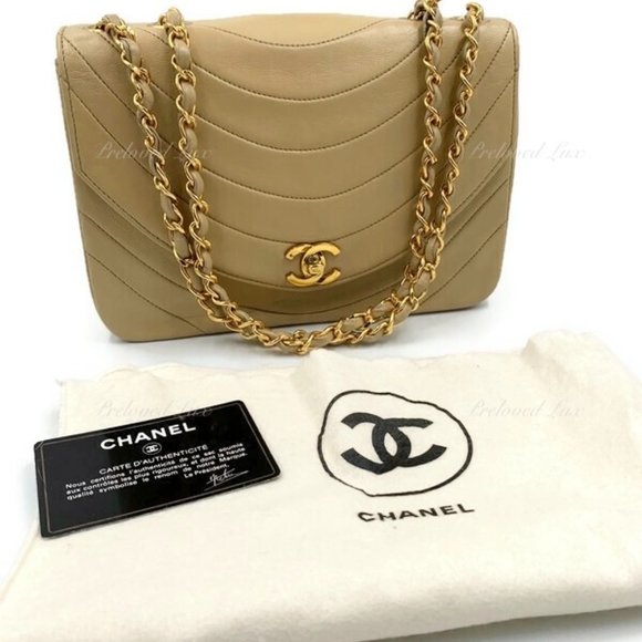 Authentic CHANEL Lambskin Vintage Small Flap Bag Beige / Gold Hardware - Picture 3 of 14